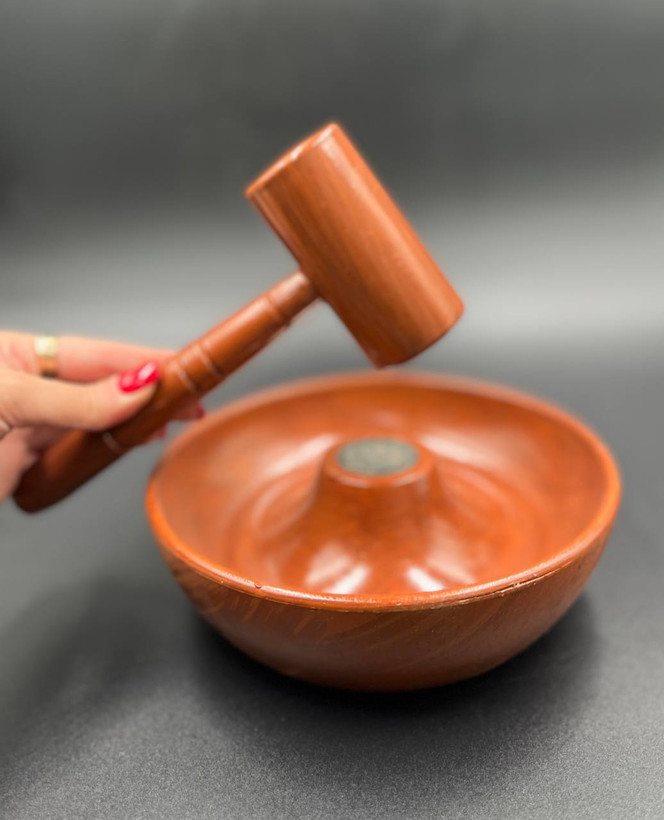 گردوشکن پلاستیکی همراه با استند
